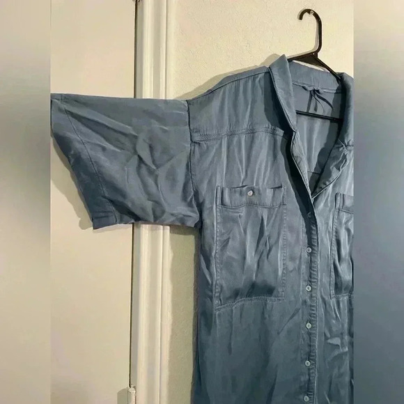 ANTHROPOLOGIE Blue Silk Like Oversized Tunic Short Sleeve Button Down Top Large - Picture 2 of 8